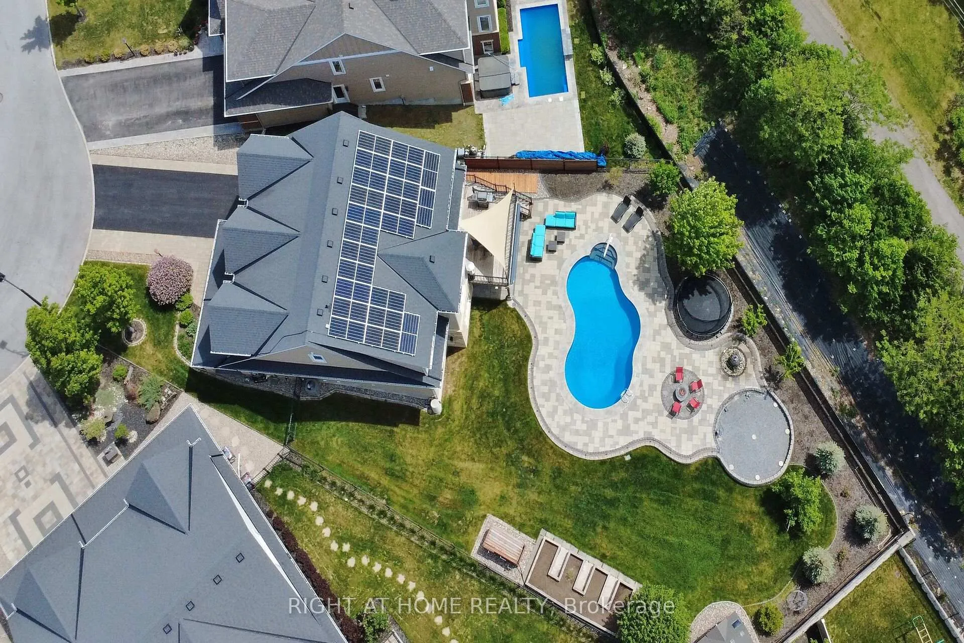 Photo 3 of 198 Grainstone Way, Ottawa, Kanata - Kanata Lakes/Heritage Hills — HOMEH