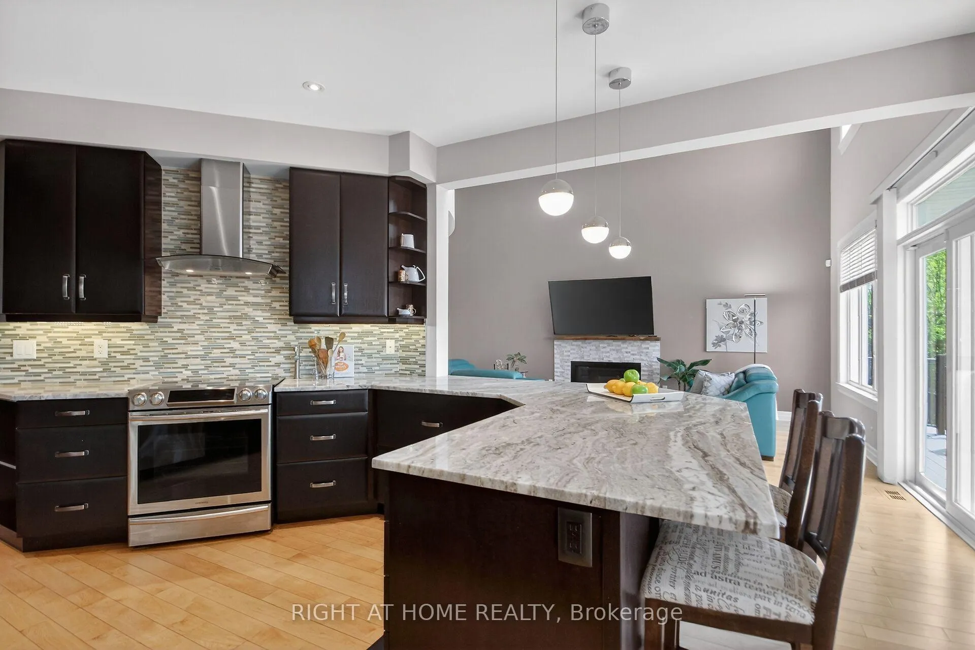 Photo 12 of 198 Grainstone Way, Ottawa, Kanata - Kanata Lakes/Heritage Hills — HOMEH