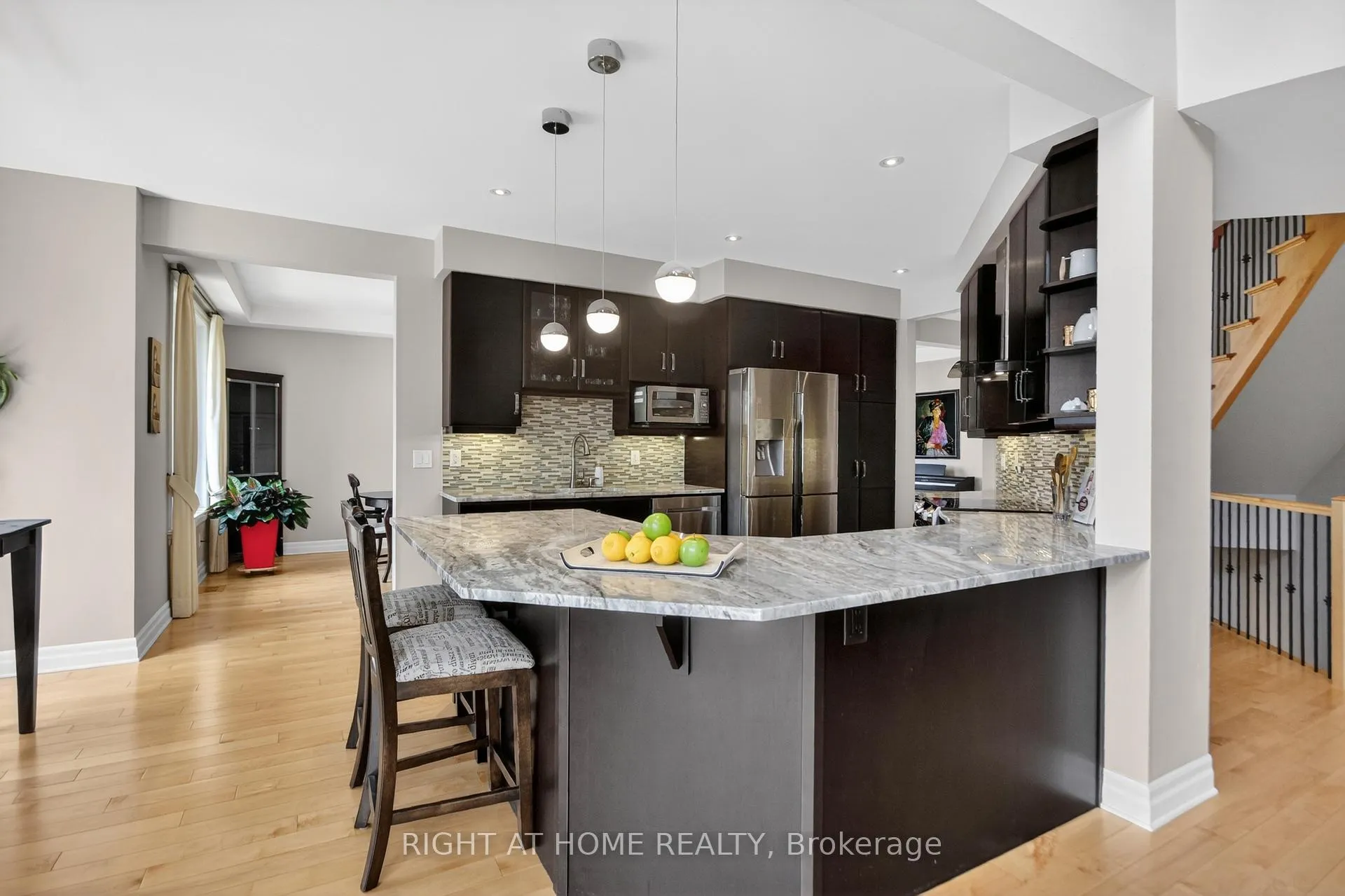 Photo 13 of 198 Grainstone Way, Ottawa, Kanata - Kanata Lakes/Heritage Hills — HOMEH