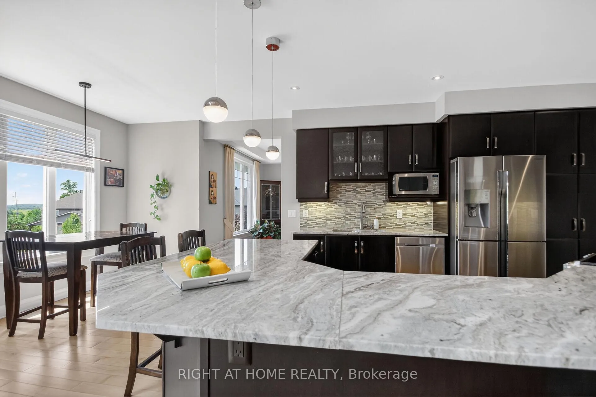 Photo 14 of 198 Grainstone Way, Ottawa, Kanata - Kanata Lakes/Heritage Hills — HOMEH