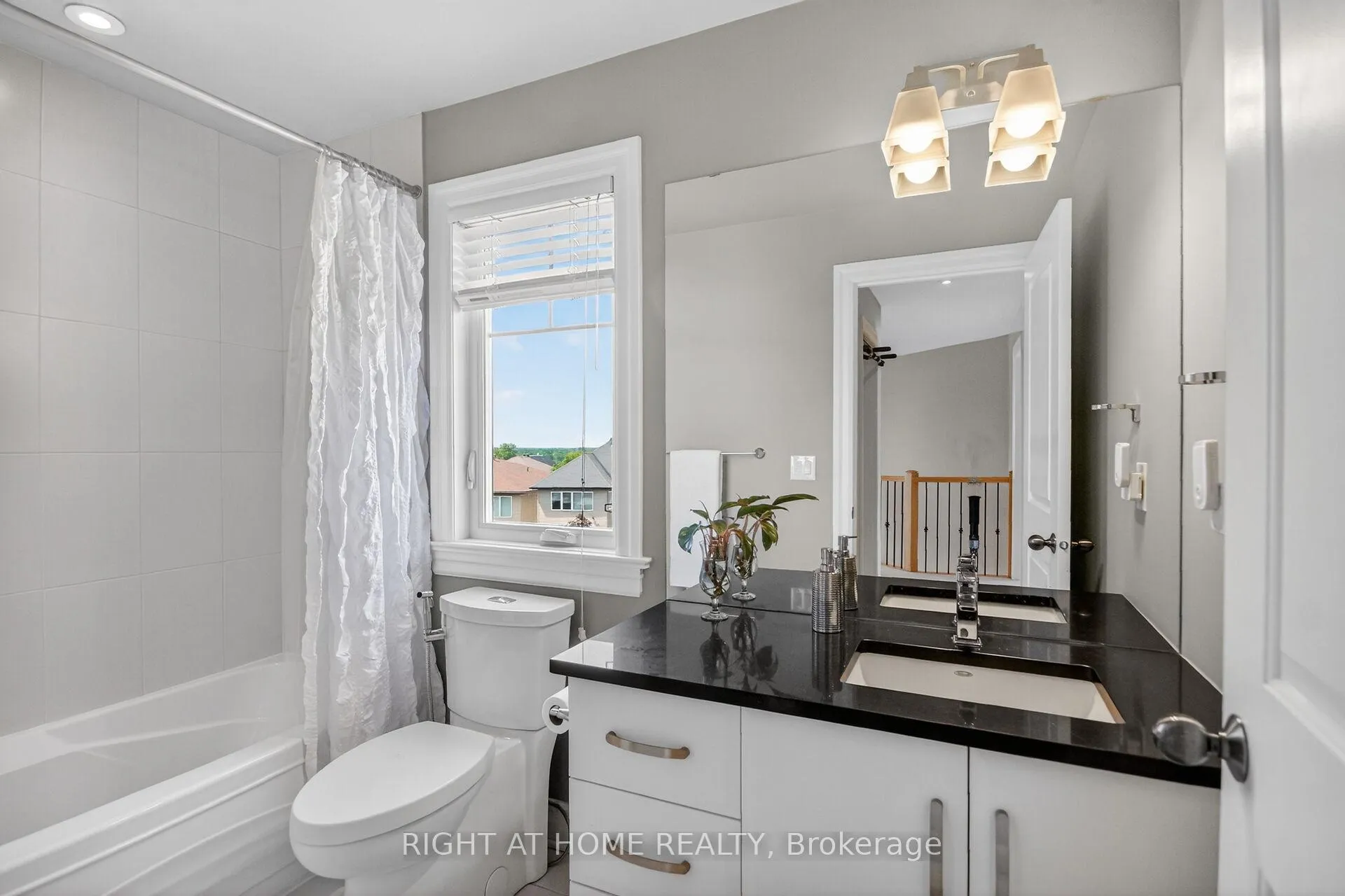 Photo 24 of 198 Grainstone Way, Ottawa, Kanata - Kanata Lakes/Heritage Hills — HOMEH