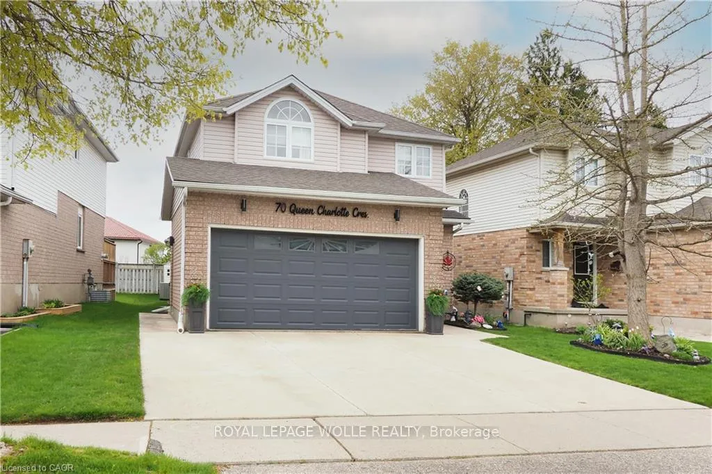 Photo 3 of 70 Queen Charlotte Crescent, Kitchener — HOMEH