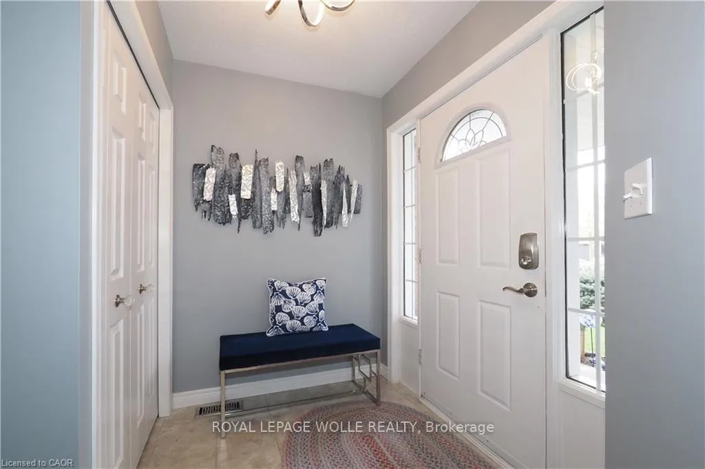 Photo 5 of 70 Queen Charlotte Crescent, Kitchener — HOMEH