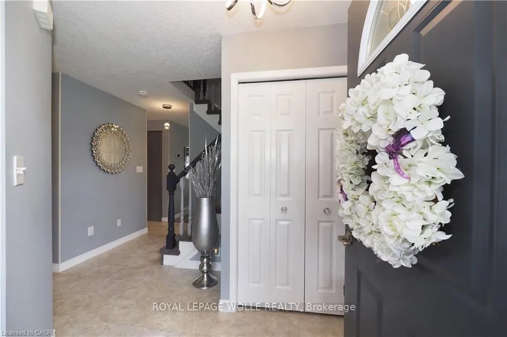 Photo 6 of 70 Queen Charlotte Crescent, Kitchener — HOMEH