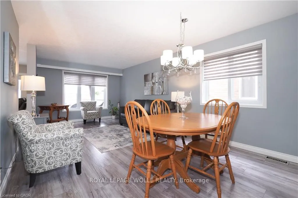 Photo 9 of 70 Queen Charlotte Crescent, Kitchener — HOMEH