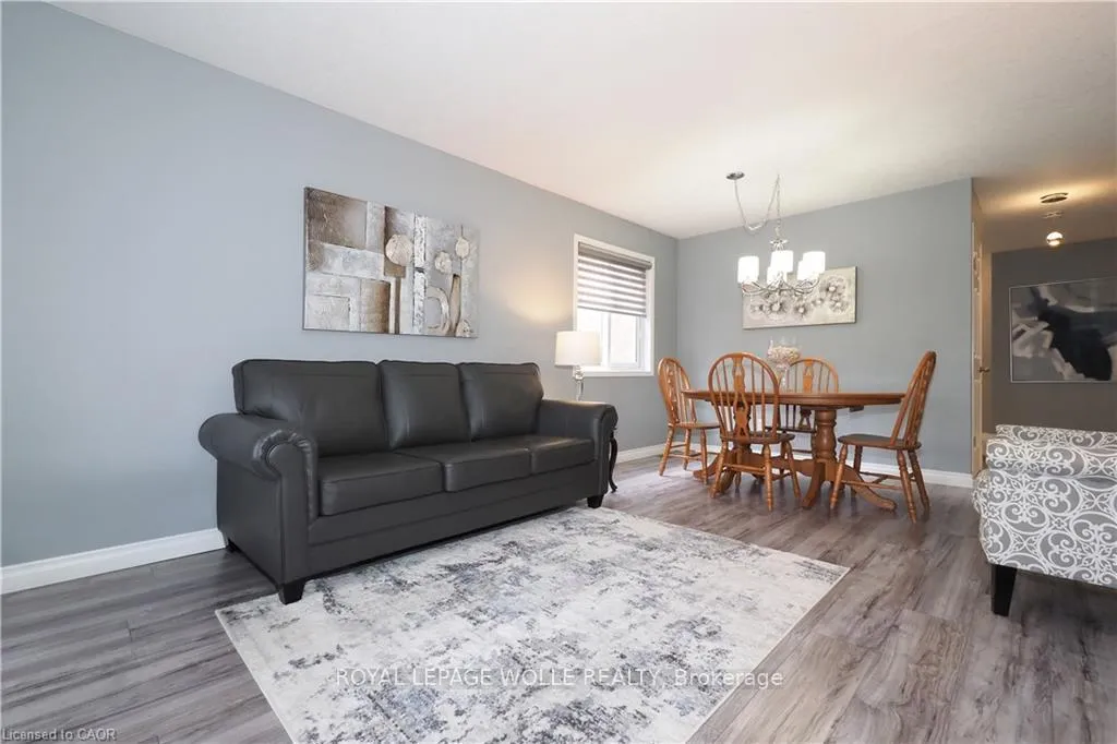Photo 11 of 70 Queen Charlotte Crescent, Kitchener — HOMEH