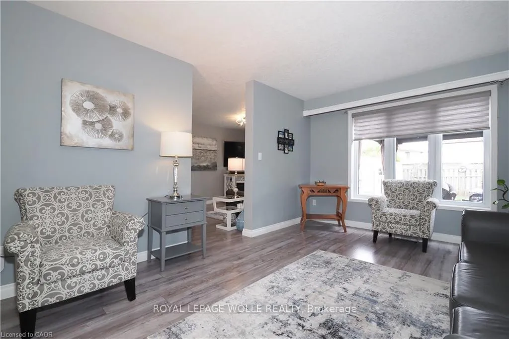 Photo 14 of 70 Queen Charlotte Crescent, Kitchener — HOMEH