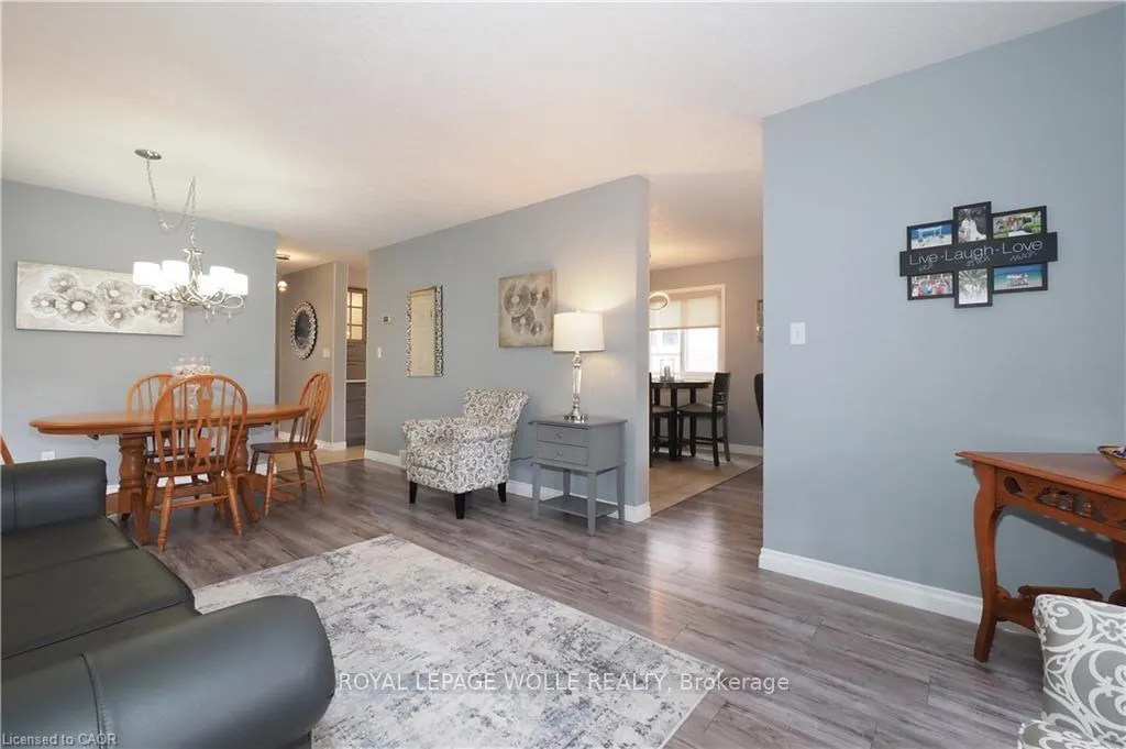 Photo 15 of 70 Queen Charlotte Crescent, Kitchener — HOMEH