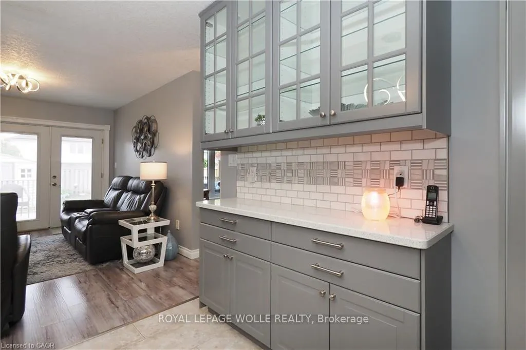 Photo 22 of 70 Queen Charlotte Crescent, Kitchener — HOMEH
