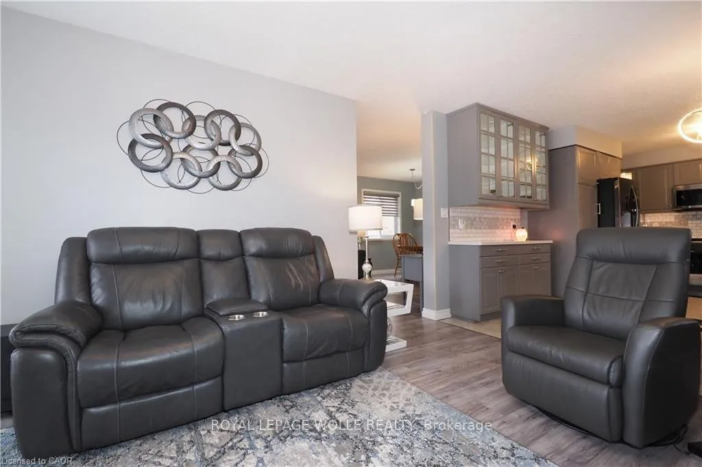 Photo 25 of 70 Queen Charlotte Crescent, Kitchener — HOMEH