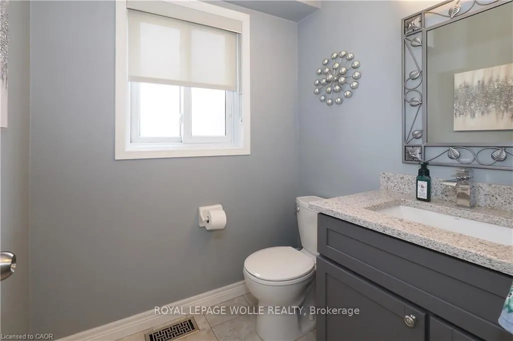 Photo 26 of 70 Queen Charlotte Crescent, Kitchener — HOMEH