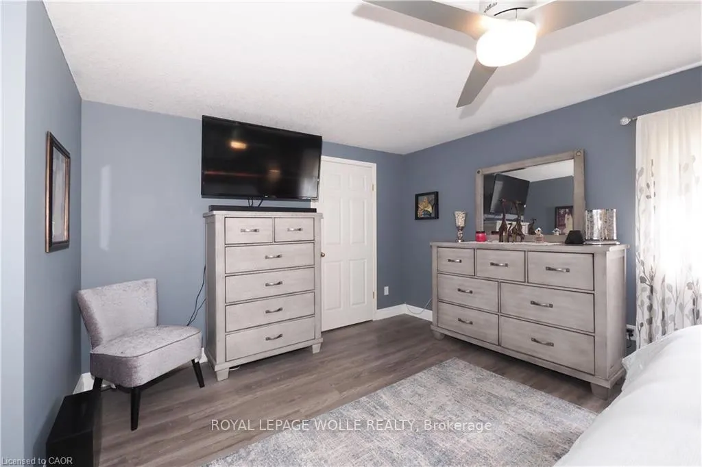 Photo 30 of 70 Queen Charlotte Crescent, Kitchener — HOMEH