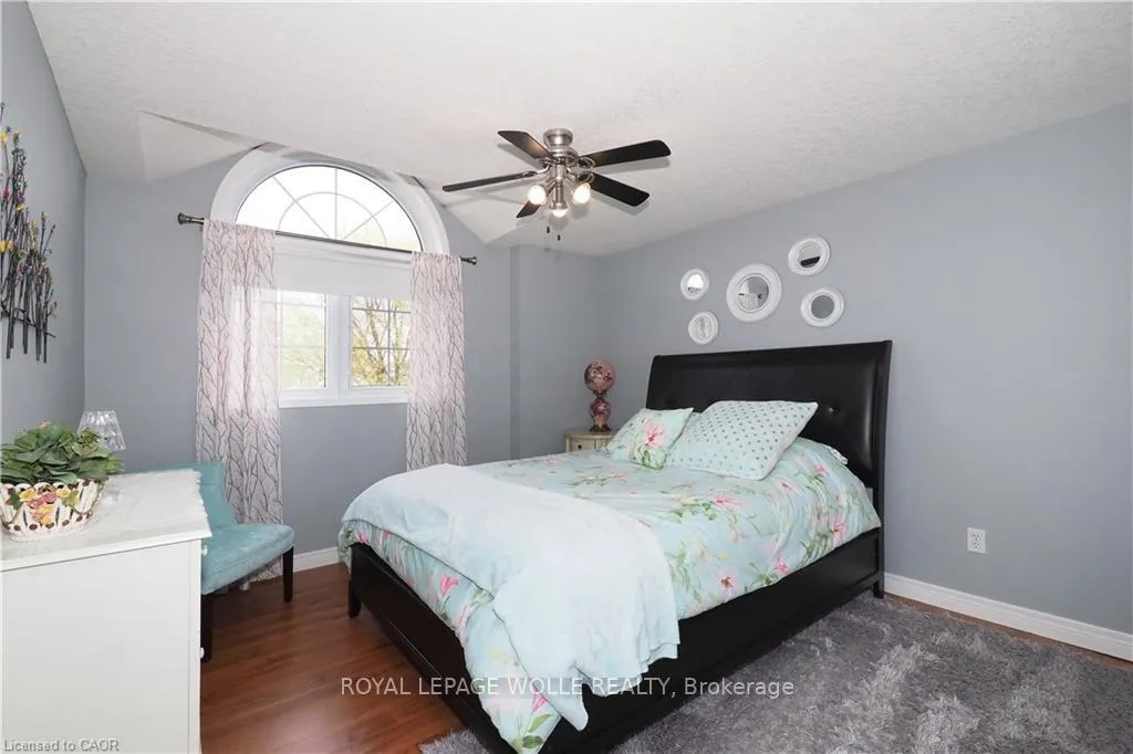 Photo 33 of 70 Queen Charlotte Crescent, Kitchener — HOMEH