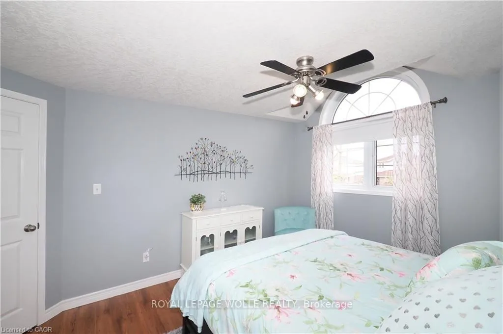 Photo 34 of 70 Queen Charlotte Crescent, Kitchener — HOMEH