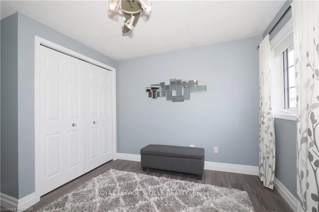 Photo 36 of 70 Queen Charlotte Crescent, Kitchener — HOMEH
