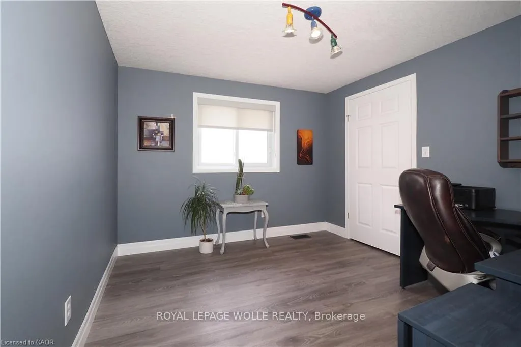 Photo 38 of 70 Queen Charlotte Crescent, Kitchener — HOMEH
