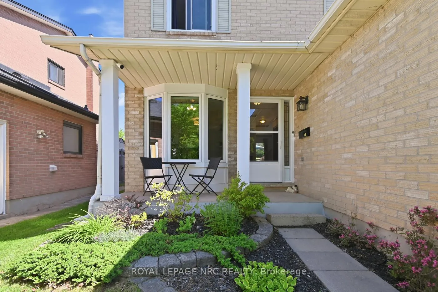 Photo 2 of 54 Merritt Crescent, Grimsby, Grimsby West — HOMEH
