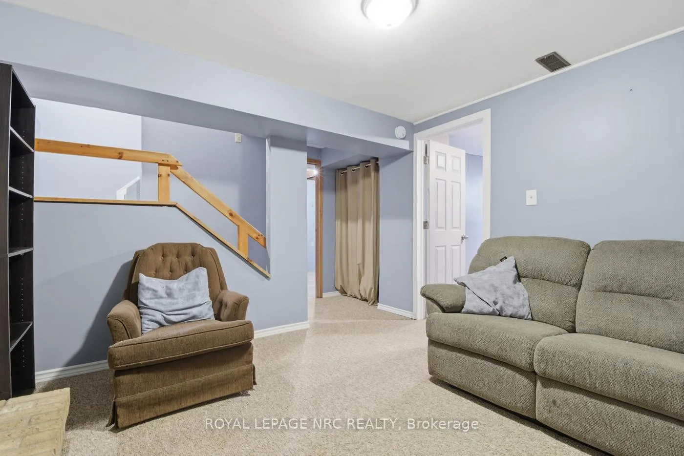 Photo 20 of 54 Merritt Crescent, Grimsby, Grimsby West — HOMEH