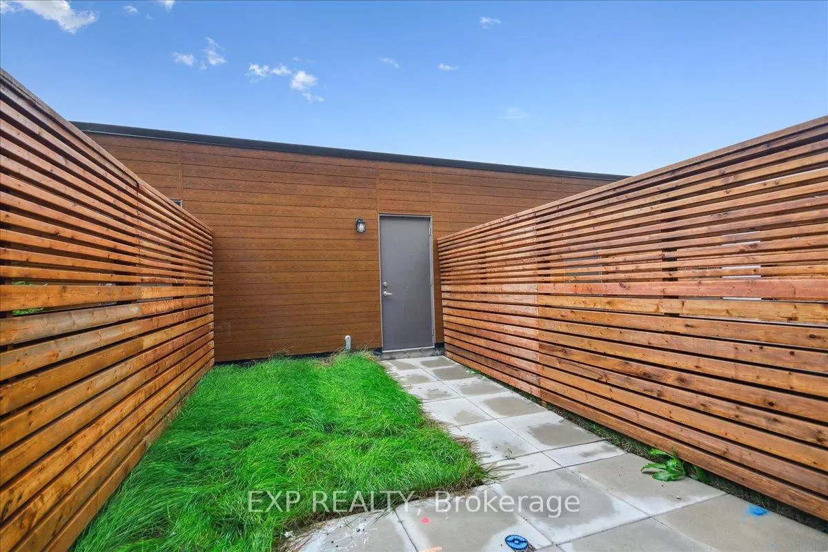 Photo 29 of 72 Turtle Island Road, Toronto, Englemount-Lawrence — HOMEH