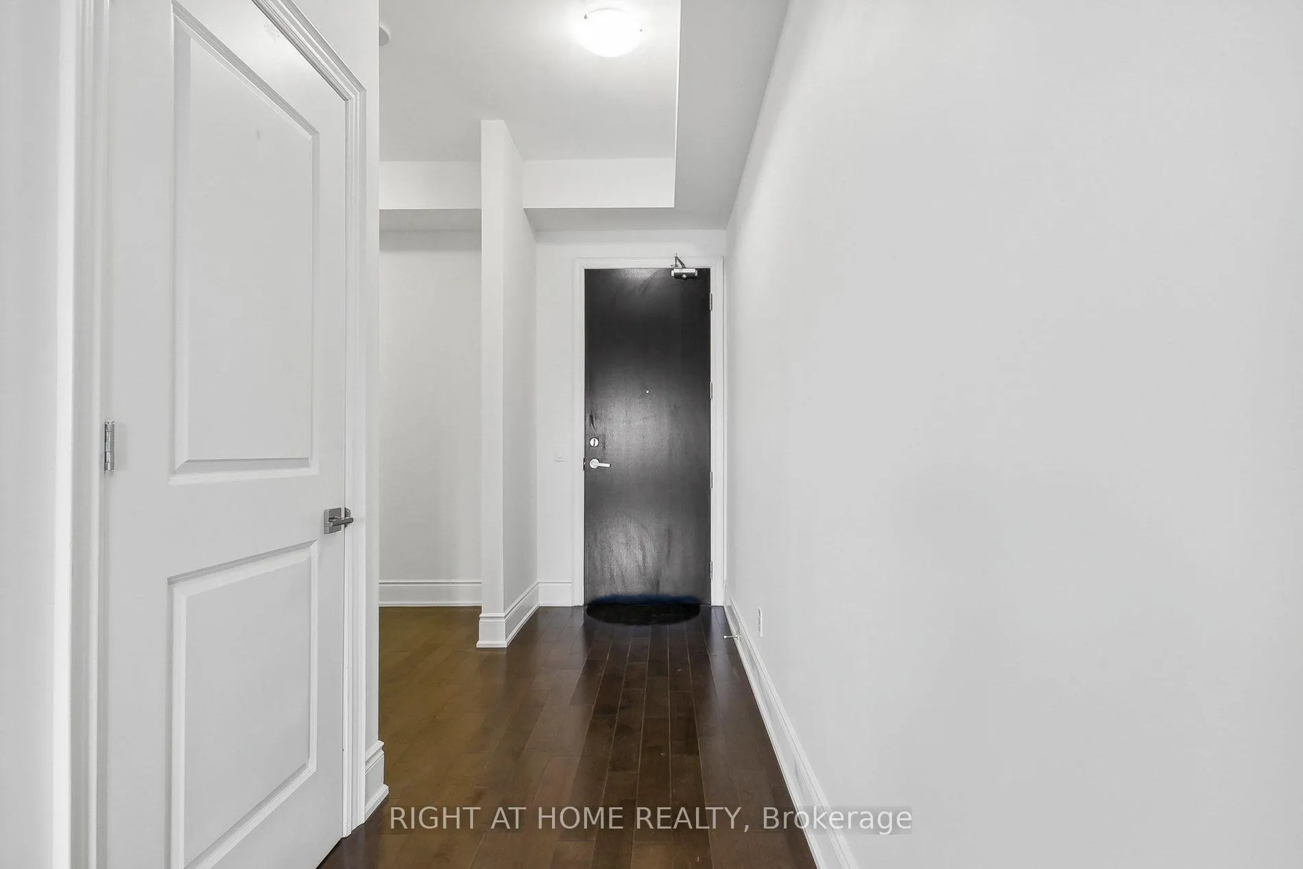 Photo 3 of Unit 816, 23 Glebe Road, Toronto, Yonge-Eglinton — HOMEH