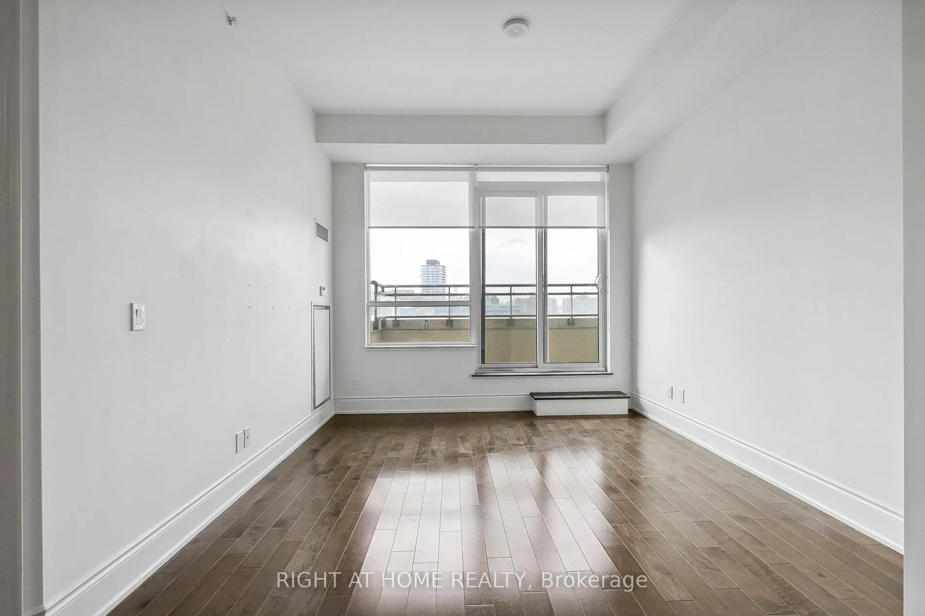 Photo 7 of Unit 816, 23 Glebe Road, Toronto, Yonge-Eglinton — HOMEH
