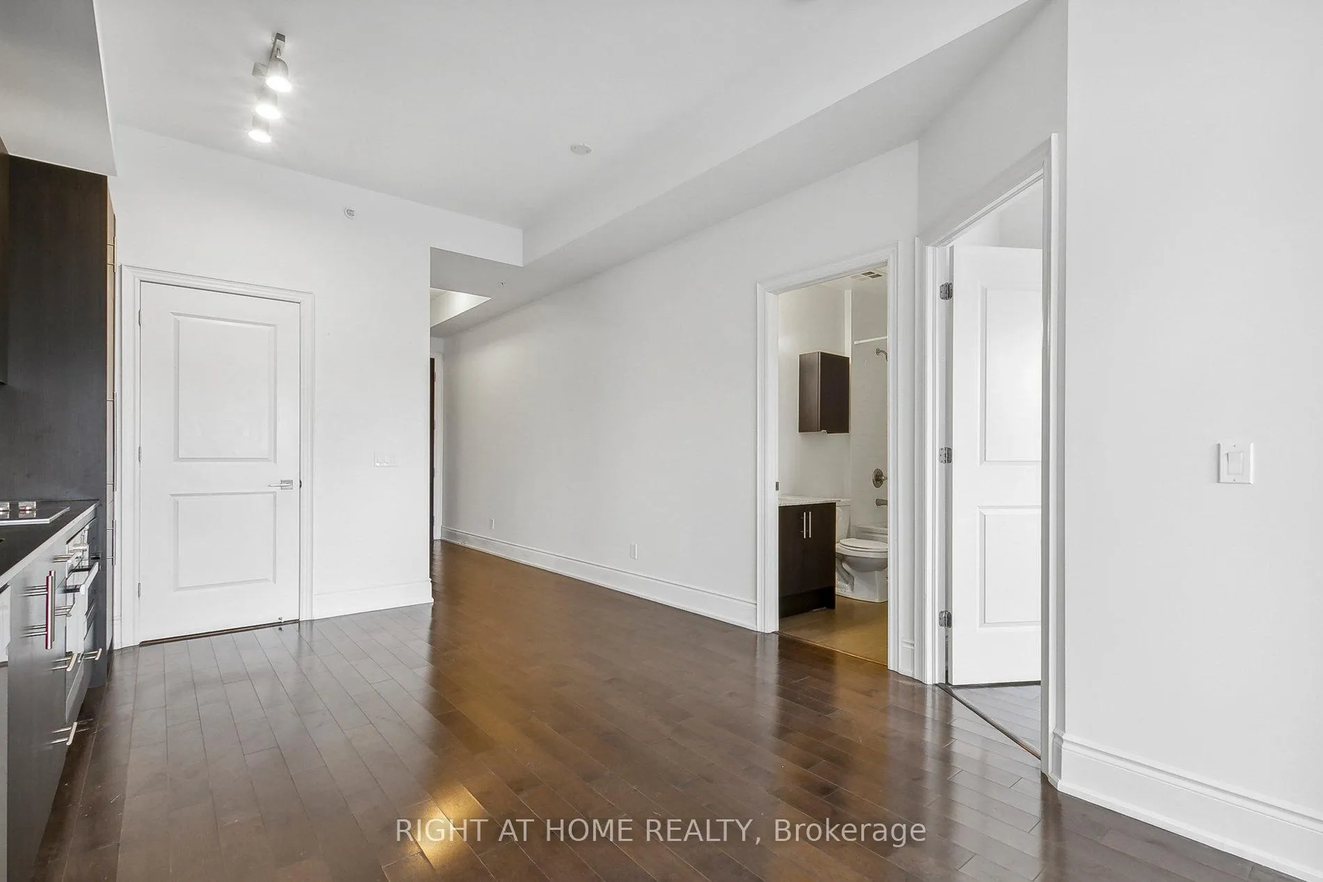 Photo 9 of Unit 816, 23 Glebe Road, Toronto, Yonge-Eglinton — HOMEH