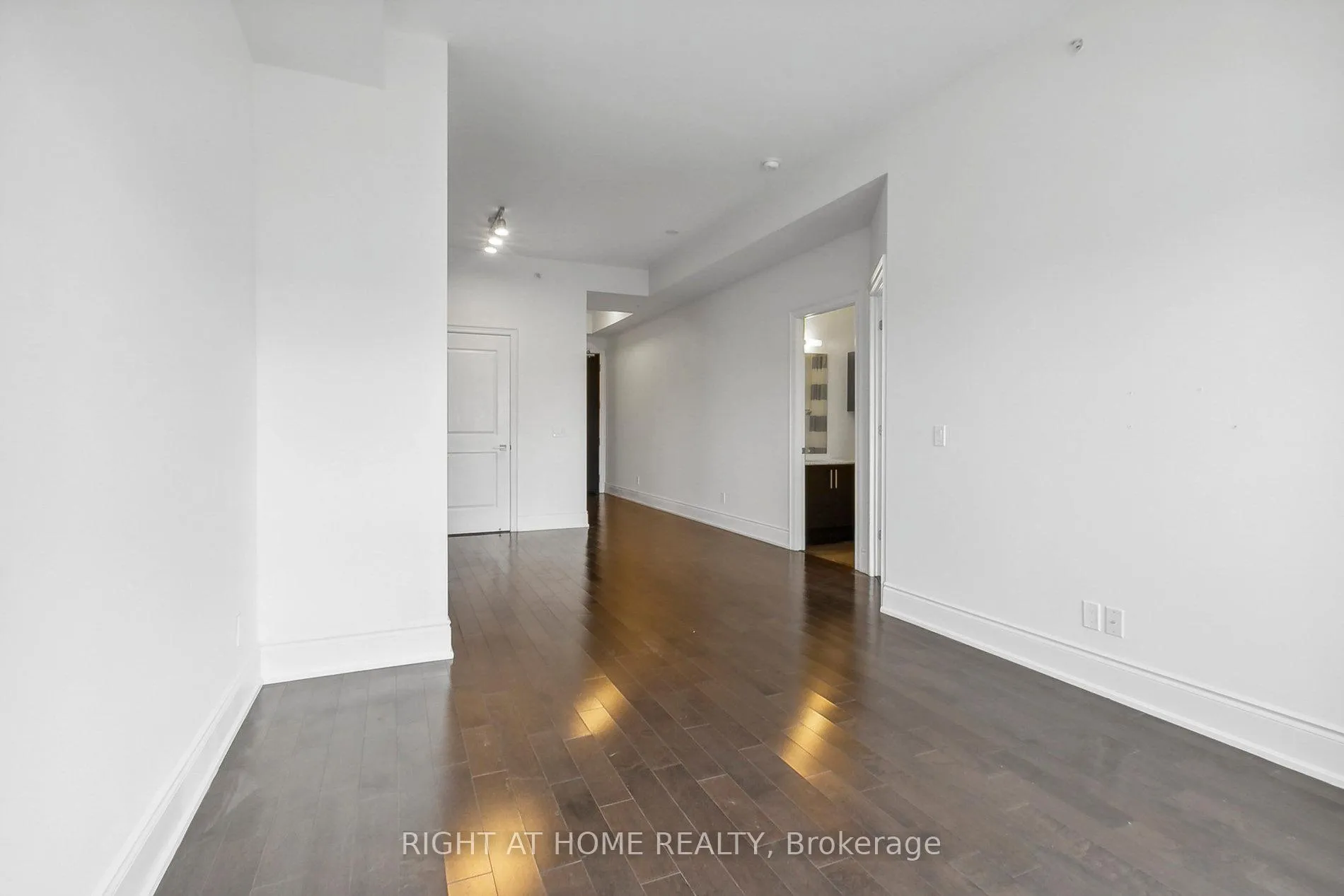 Photo 12 of Unit 816, 23 Glebe Road, Toronto, Yonge-Eglinton — HOMEH
