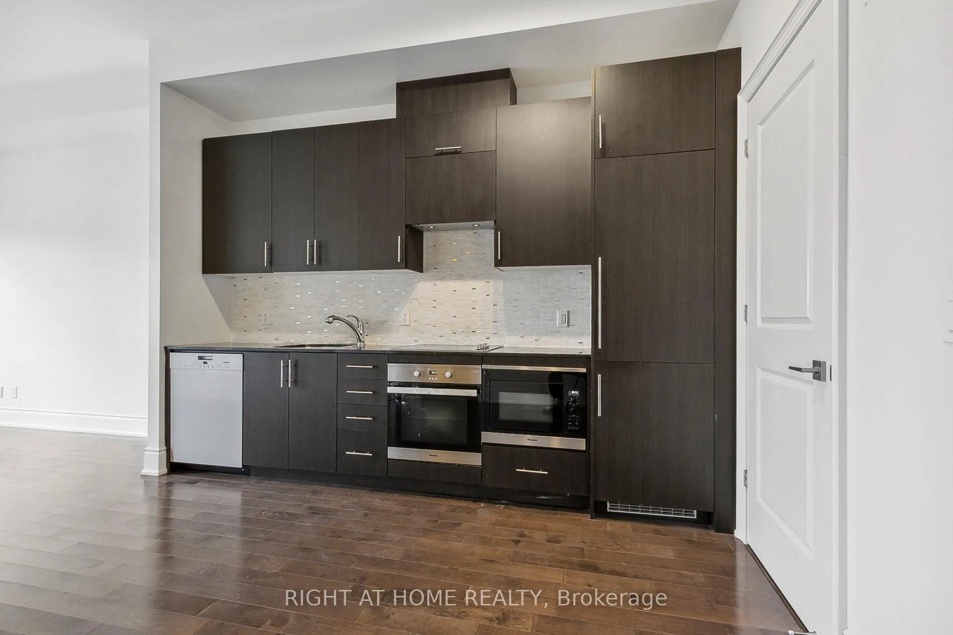 Photo 17 of Unit 816, 23 Glebe Road, Toronto, Yonge-Eglinton — HOMEH