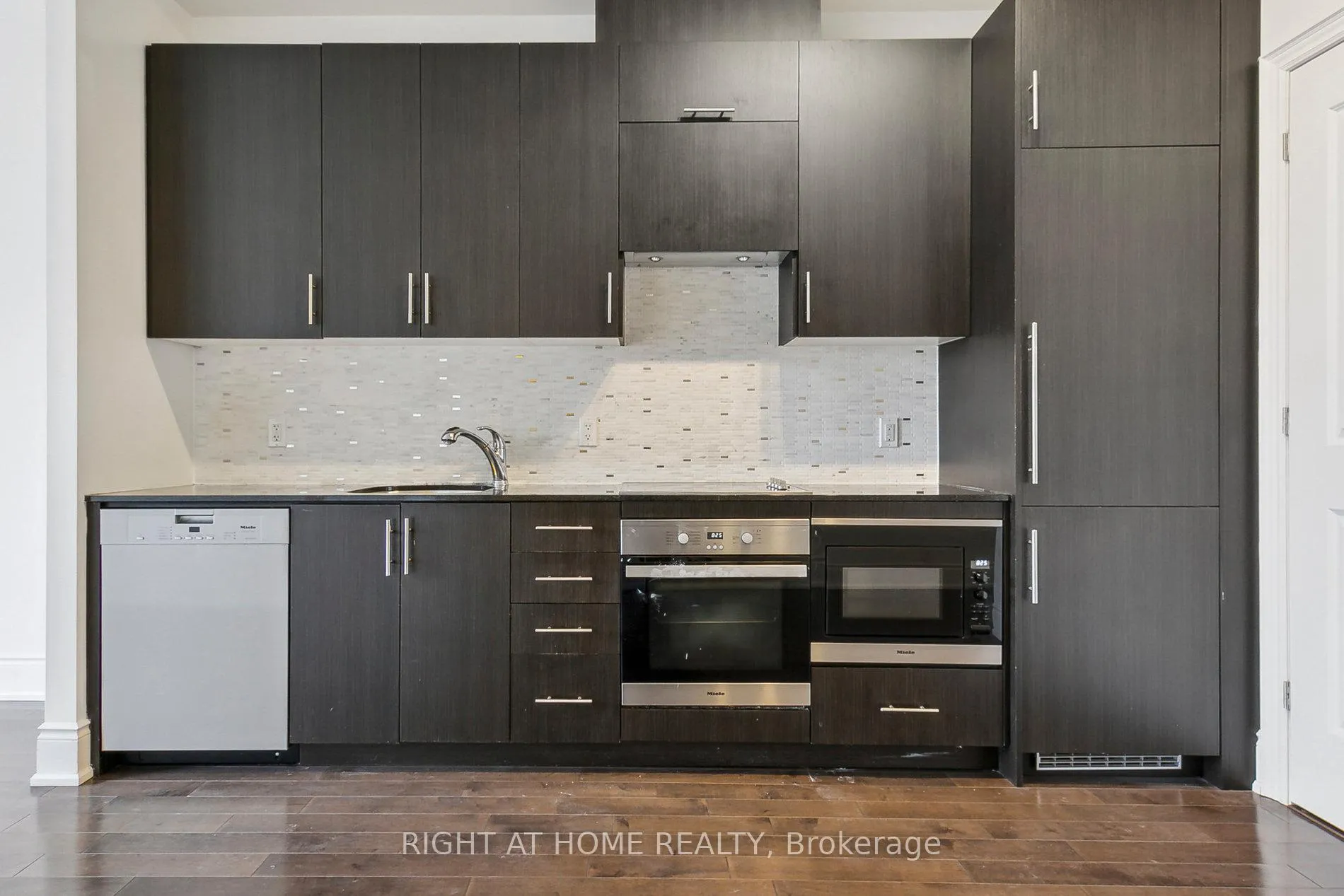 Photo 19 of Unit 816, 23 Glebe Road, Toronto, Yonge-Eglinton — HOMEH