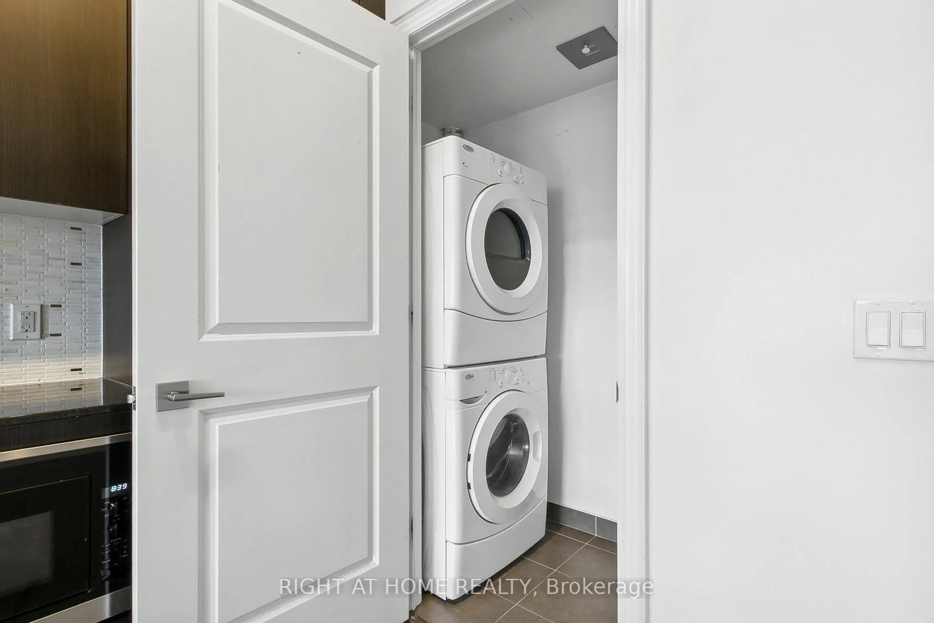 Photo 26 of Unit 816, 23 Glebe Road, Toronto, Yonge-Eglinton — HOMEH