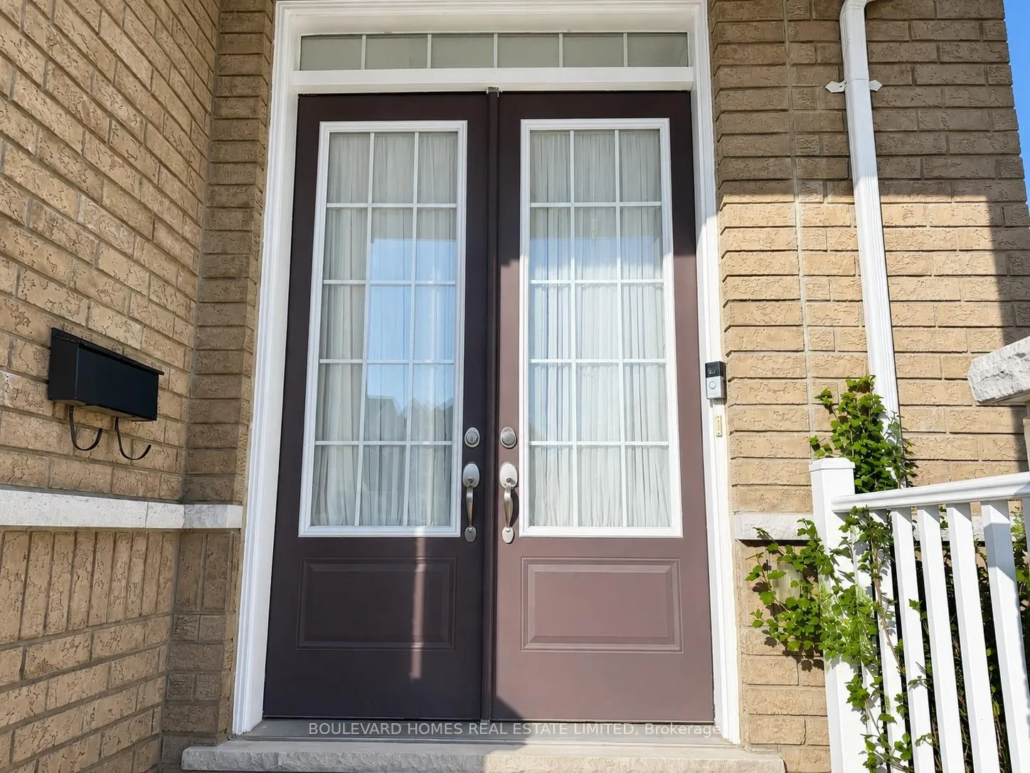 Photo 2 of 1765 William Lott Drive, Oshawa, Taunton — HOMEH