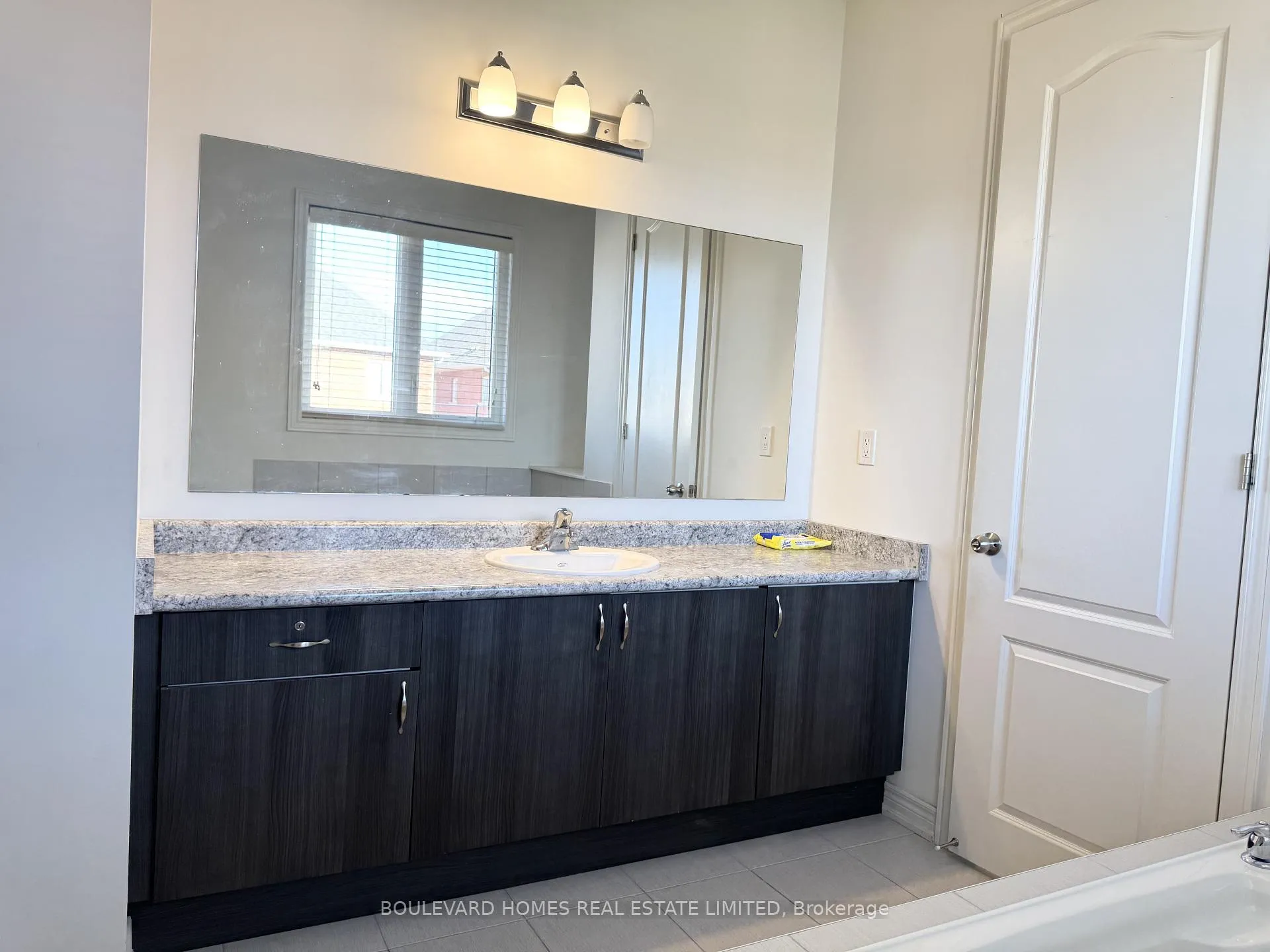 Photo 14 of 1765 William Lott Drive, Oshawa, Taunton — HOMEH