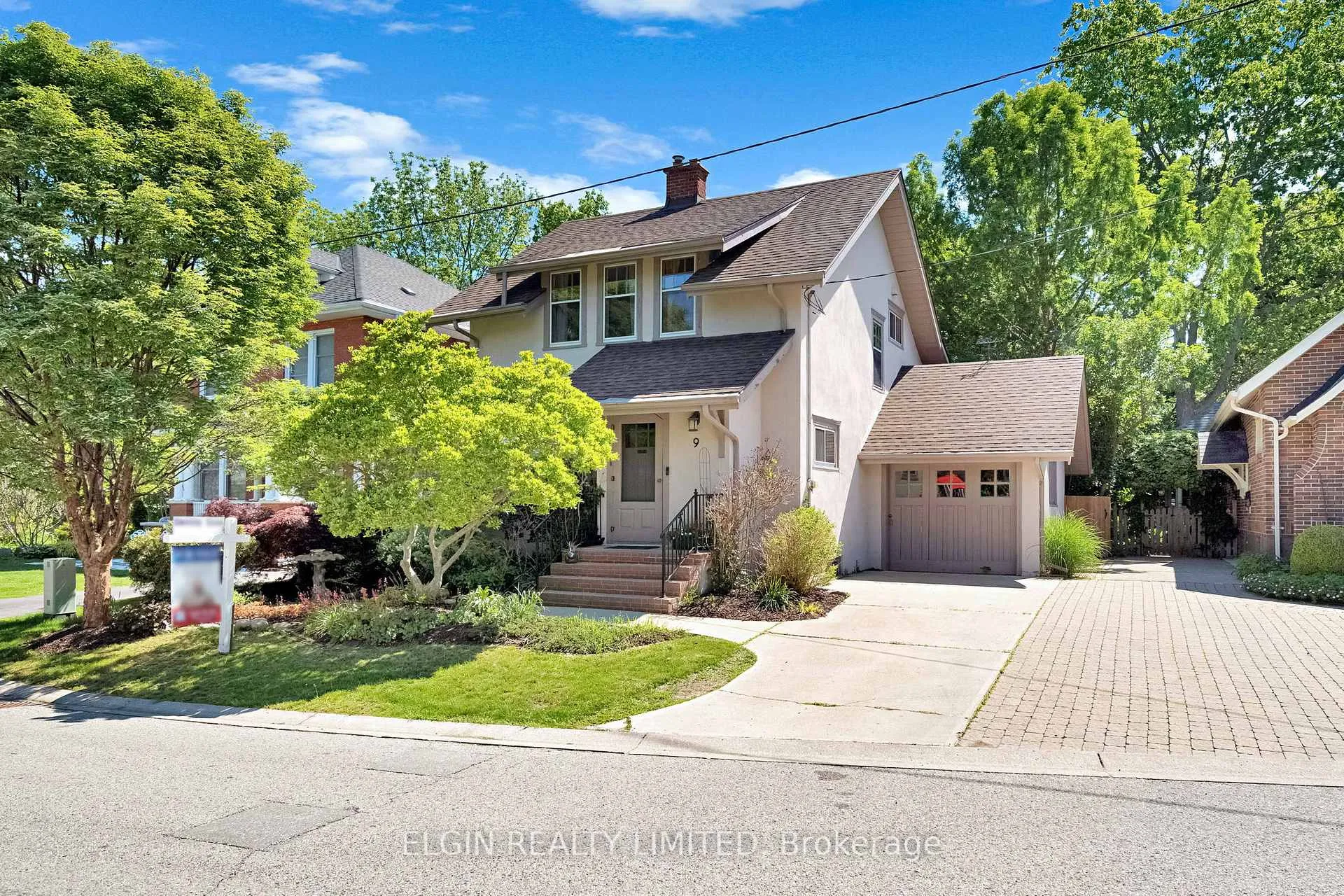 Photo 3 of 9 Farley Place, St. Thomas — HOMEH