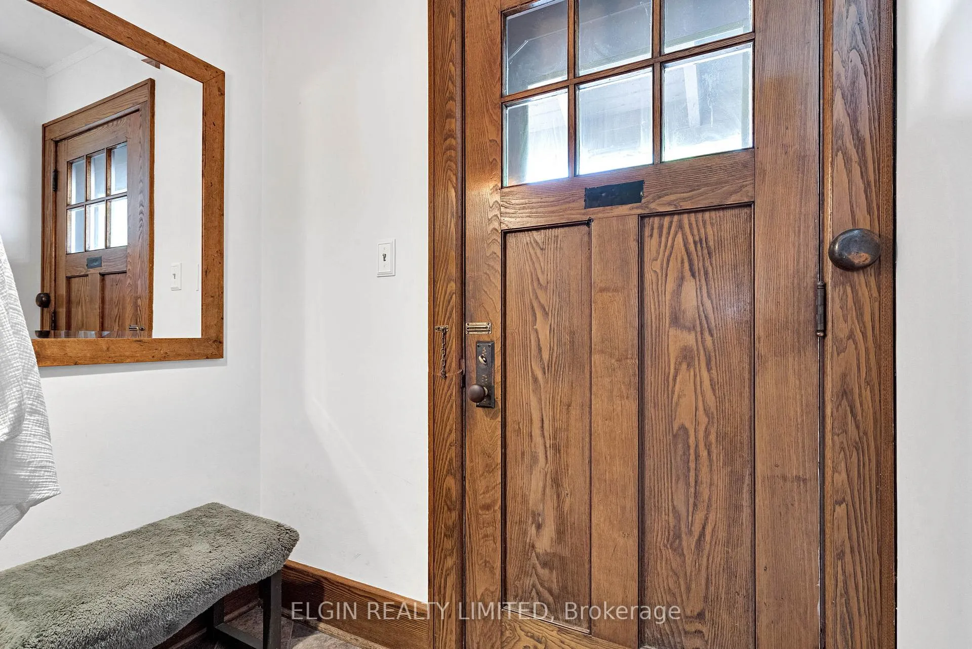 Photo 4 of 9 Farley Place, St. Thomas — HOMEH