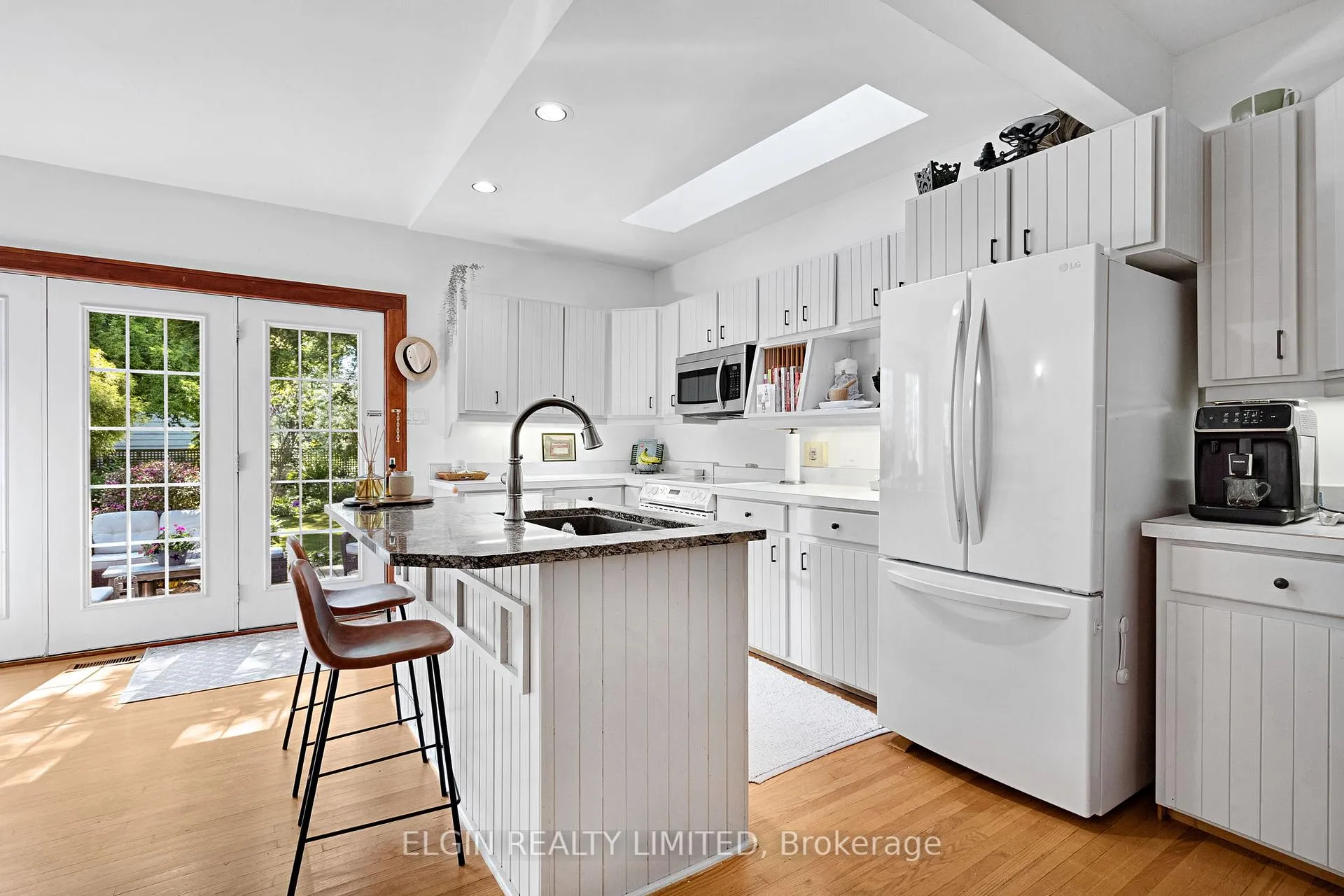 Photo 13 of 9 Farley Place, St. Thomas — HOMEH