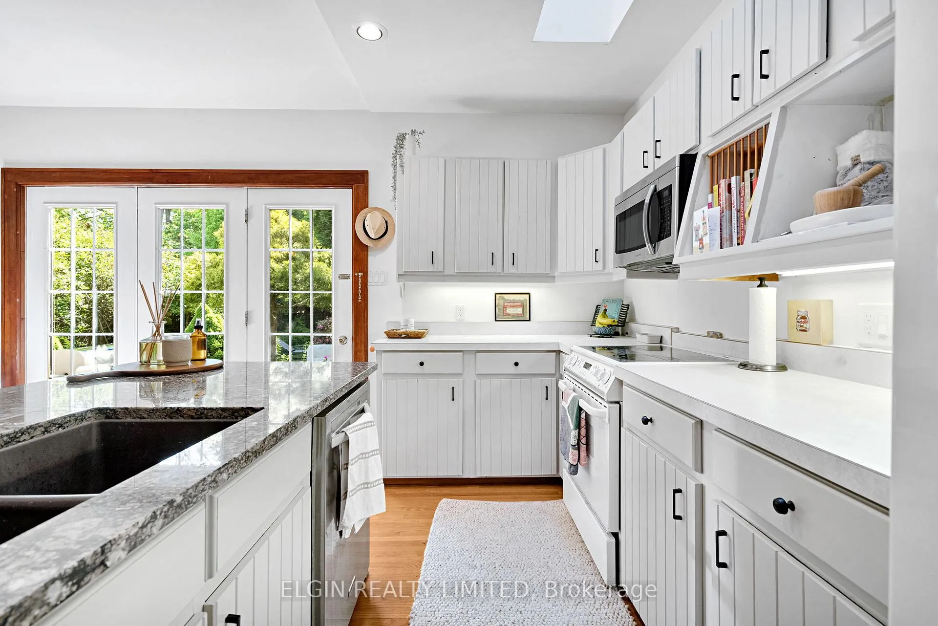 Photo 14 of 9 Farley Place, St. Thomas — HOMEH