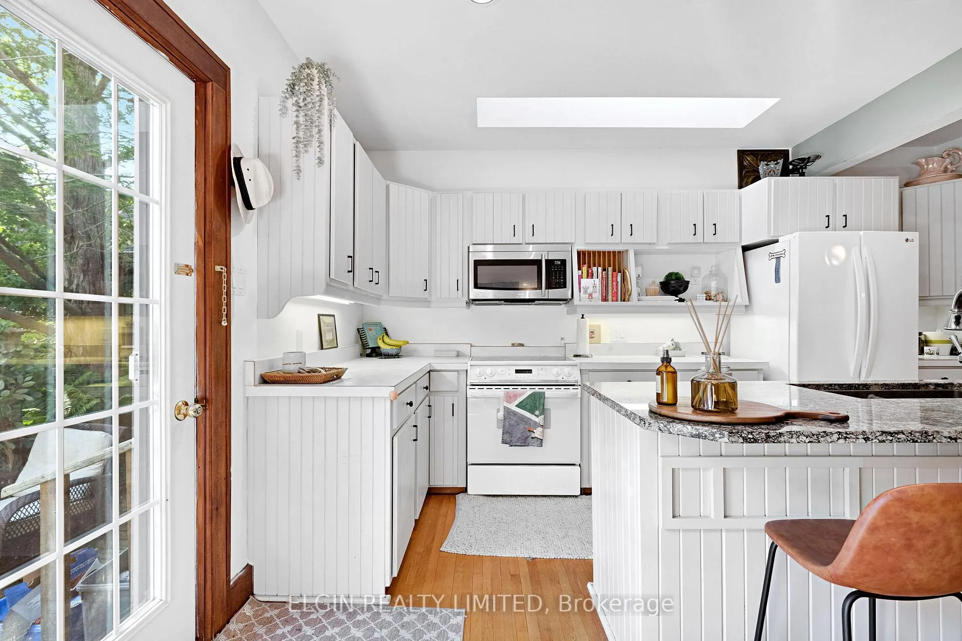 Photo 17 of 9 Farley Place, St. Thomas — HOMEH