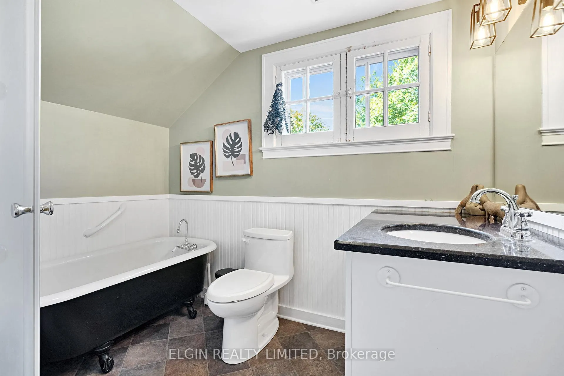 Photo 31 of 9 Farley Place, St. Thomas — HOMEH