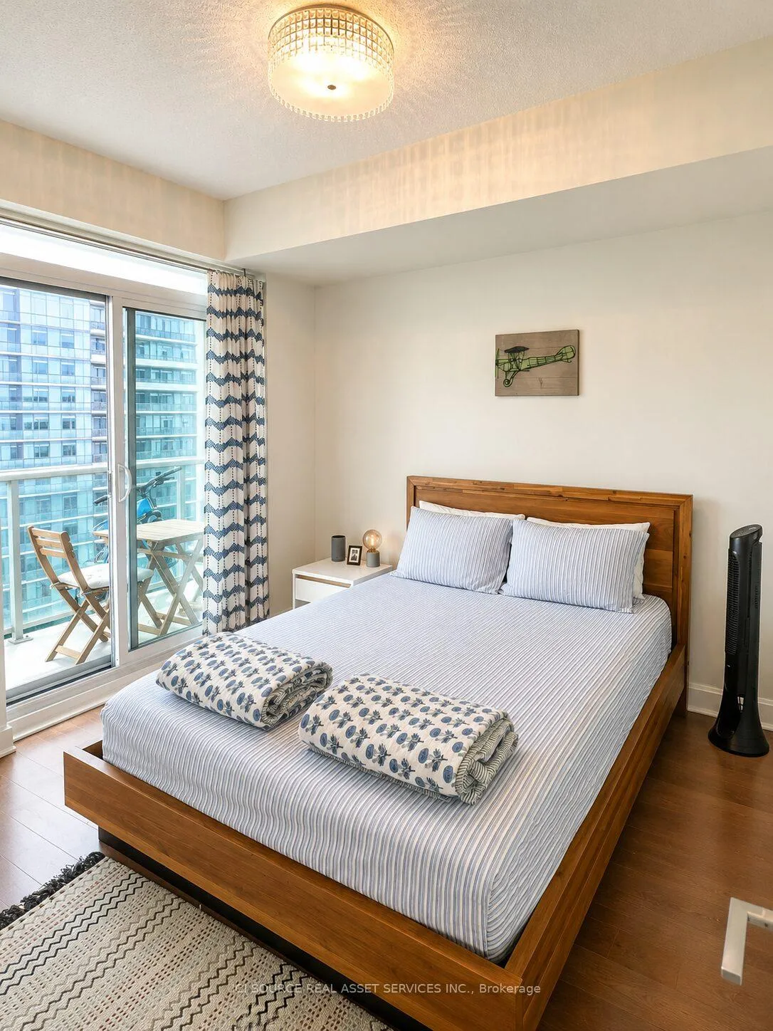 Photo 5 of Unit 1106, 33 Shore Breeze Drive, Etobicoke, Mimico — HOMEH