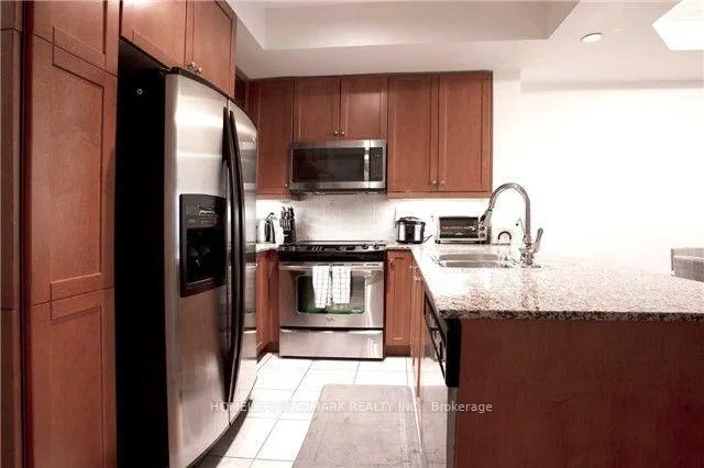 Photo 6 of Unit 3, 432 Kenneth Avenue, North York, Willowdale East — HOMEH