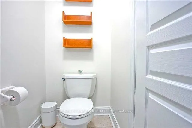 Photo 8 of Unit 3, 432 Kenneth Avenue, North York, Willowdale East — HOMEH