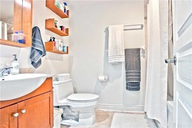 Photo 13 of Unit 3, 432 Kenneth Avenue, North York, Willowdale East — HOMEH
