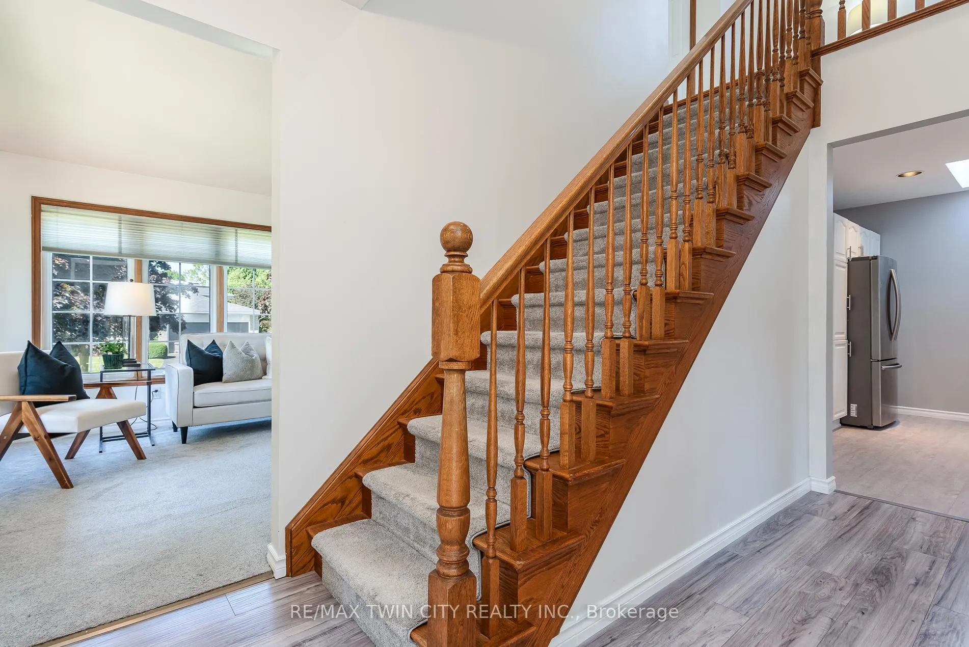 Photo 13 of 31 Windermere Court, Kitchener — HOMEH