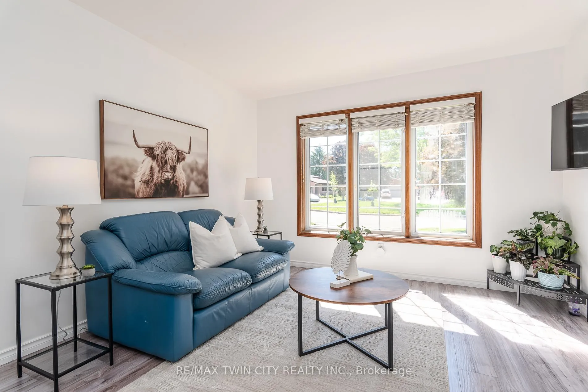 Photo 17 of 31 Windermere Court, Kitchener — HOMEH