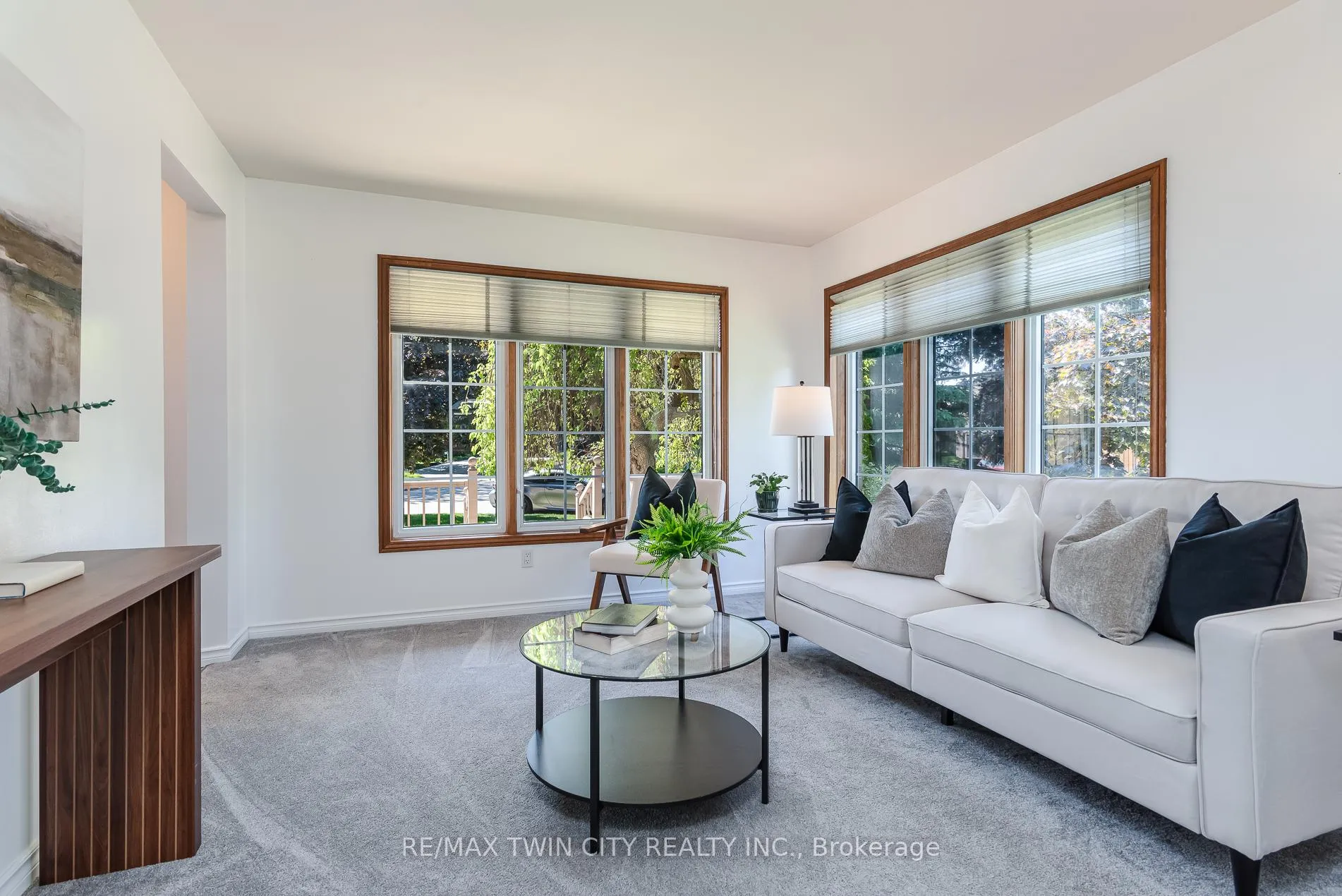Photo 21 of 31 Windermere Court, Kitchener — HOMEH