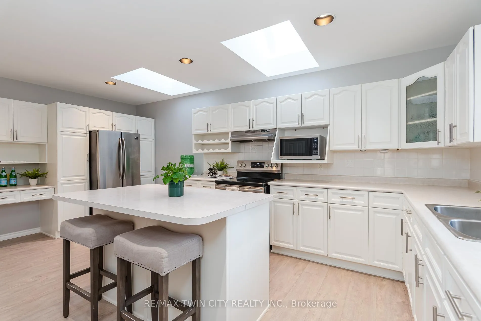 Photo 27 of 31 Windermere Court, Kitchener — HOMEH