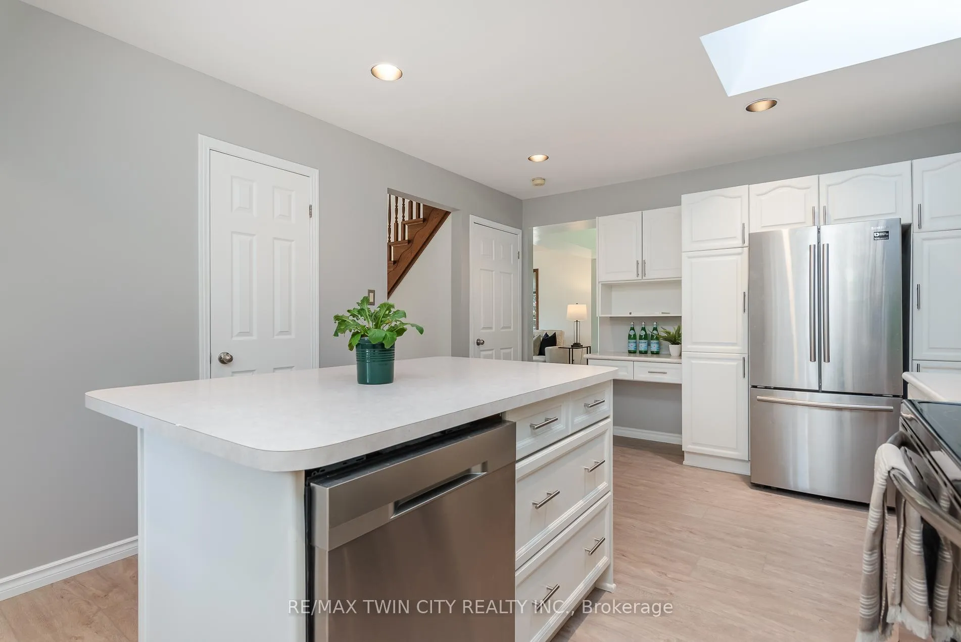 Photo 29 of 31 Windermere Court, Kitchener — HOMEH