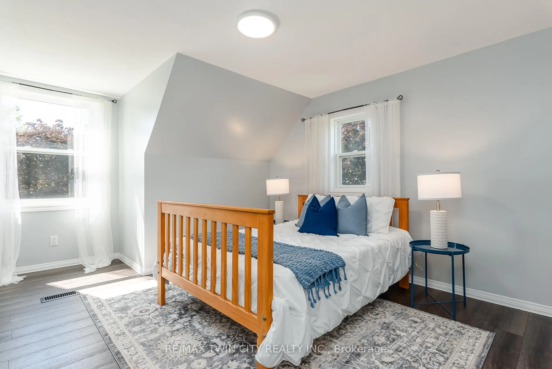Photo 37 of 31 Windermere Court, Kitchener — HOMEH