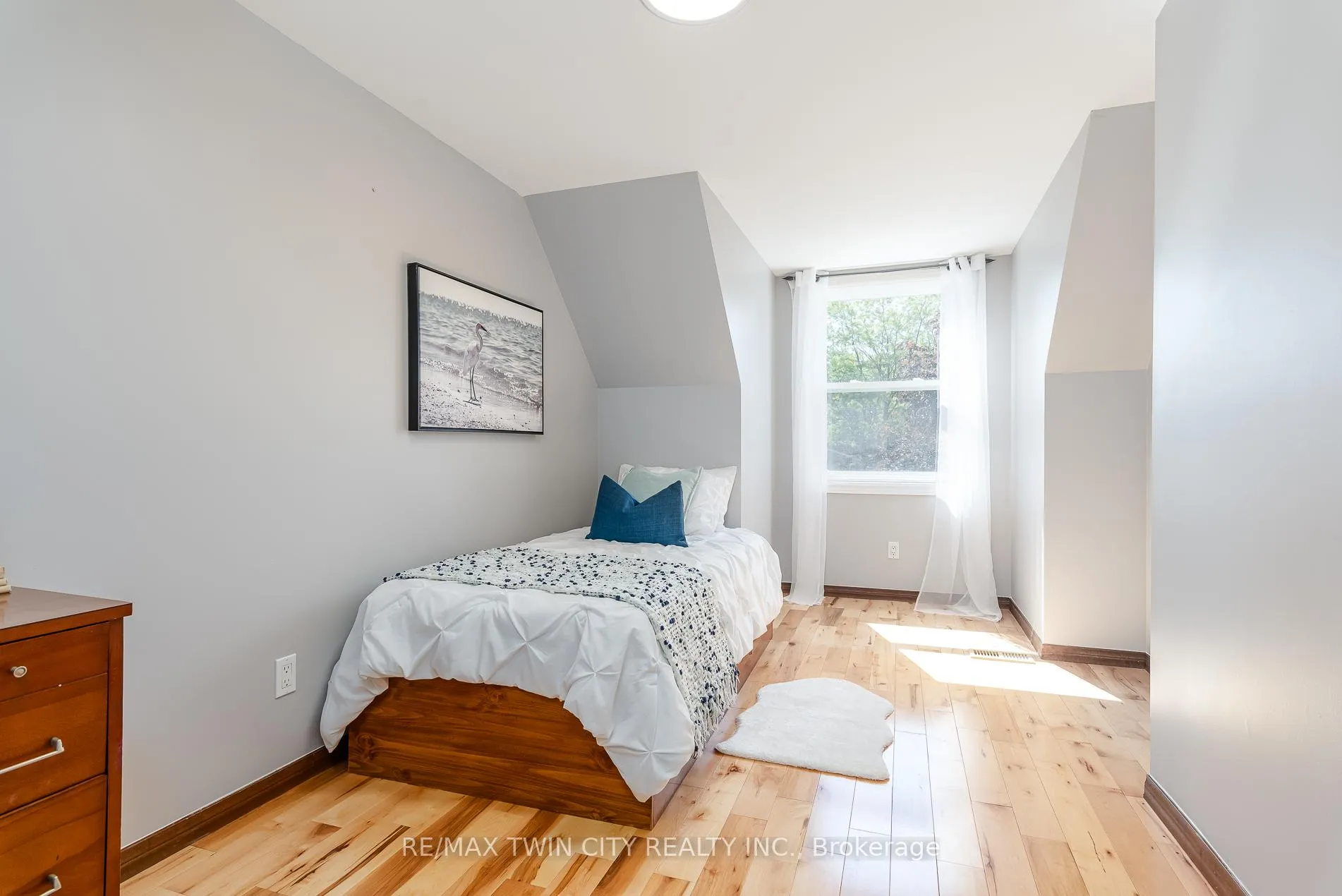 Photo 38 of 31 Windermere Court, Kitchener — HOMEH