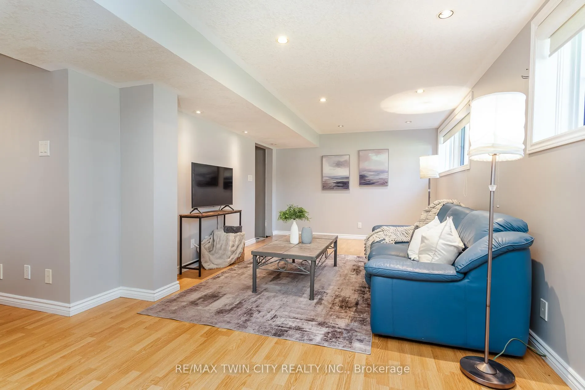 Photo 44 of 31 Windermere Court, Kitchener — HOMEH